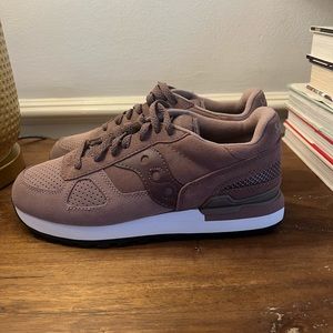 NWOT SAUCONY SHADOW SUEDE SNEAKERS
